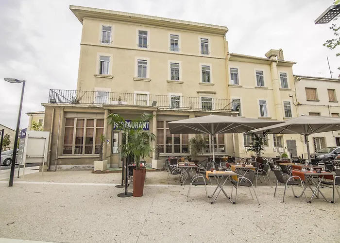KYRIAD ORANGE Centre Ville - HOTEL RESTAURANT BAR - Galerie d'Art des Princes - Provence Alpes Côte'Azur - France - AUTOROUTE A7-A9 - exit21- Châteauneuf-du-Pape Avignon Bollene Nimes Valence - Terrasse - Repas - Petit Déjeuner